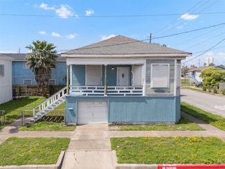 1101 9th St, Galveston, TX 77550
