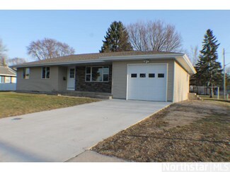 1120 16th St E, Glencoe, MN 55336