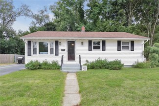171 Burbank Dr, Warwick, RI 02886