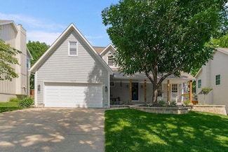 7807 Twilight Ln, Shawnee, KS 66217
