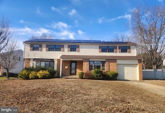 15 Lantern Ln, Blackwood, NJ 08012