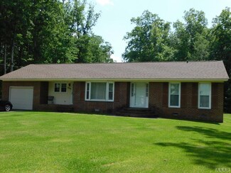 1010 Charles St, Windsor, NC 27983