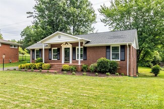 621 Cooper Dr, Charlotte, NC 28210