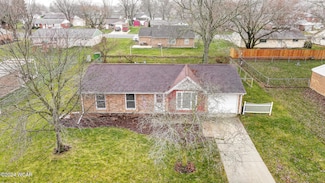 809 Canterbury Dr, Wapakoneta, OH 45895