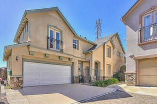 1823 Hemingway Dr, Salinas, CA 93906
