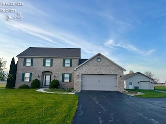 11745 W Salem Carroll Rd, Oak Harbor, OH 43449