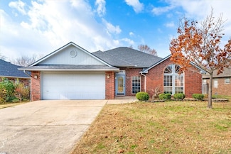 810 N 26th St, Rogers, AR 72756