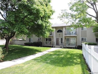 3501 W 14 Mile Rd Unit 13, Royal Oak, MI 48073