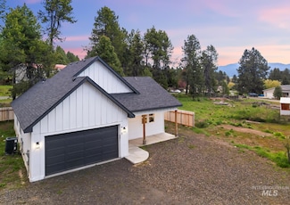 412 Antonette Cir, Cascade, ID 83611