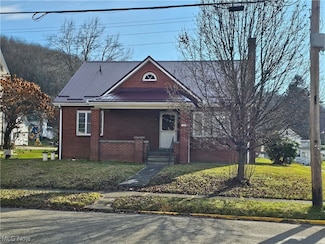 281 2nd St, Bergholz, OH 43908
