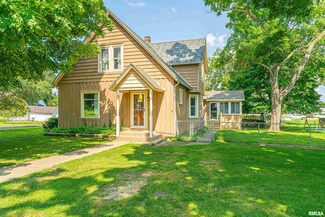 110 N Monroe St, Armington, IL 61721