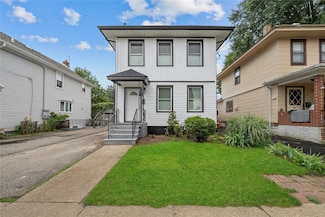 163 Grant Ave, Mineola, NY 11501