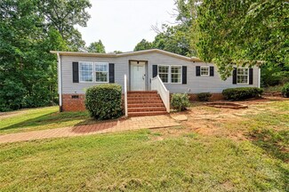 317 City Lake Dr, Pickens, SC 29671