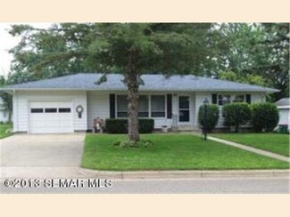 554 554 E 12th St, St. Charles, MN 55972