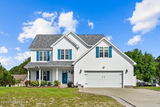 75 Bergman St, Hampstead, NC 28443