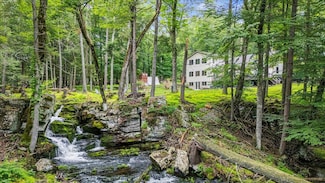 1079 Marshalls Creek Rd, East Stroudsburg, PA 18302