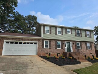 2 Barrett Ct, Mauldin, SC 29662