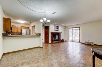 4805 86th St Unit 5, Urbandale, IA 50322