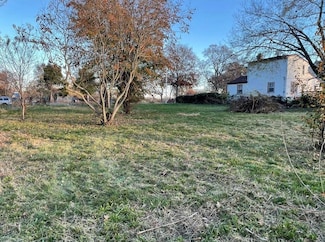 7418 Tracy Ave, Kansas City, MO 64131