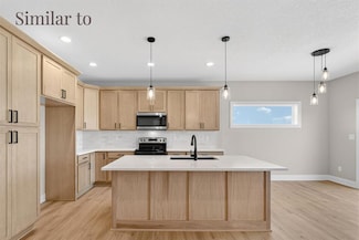 2942 Lake Hill Dr, Des Moines, IA 50320