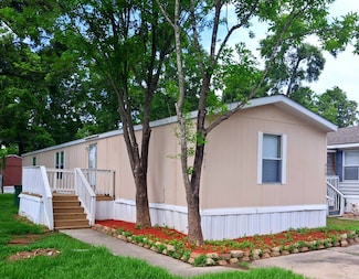 939 Harolds Rd, Huffman, TX 77336