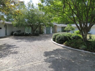 308 Shoreline Dr, New Bern, NC 28562