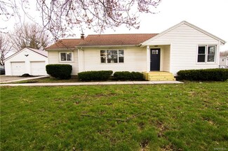 96 Telegraph Rd, Middleport, NY 14105