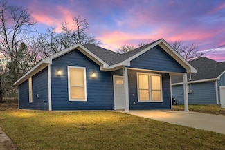 301 Harris Blvd, Malakoff, TX 75148