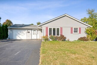 46 Ash St, Carpentersville, IL 60110