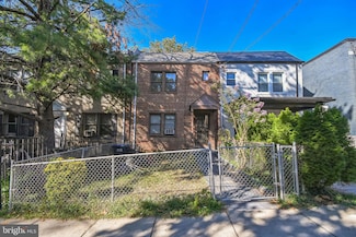 1638 V St SE, Washington, DC 20020