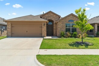 828 Rutherford Dr, Crowley, TX 76036