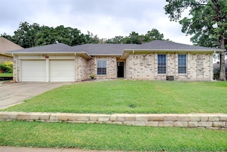1000 Forest Trail Ct, Euless, TX 76039