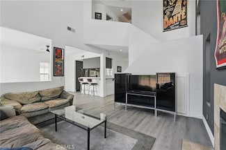 18320 1/2 Keswick St, Reseda, CA 91335