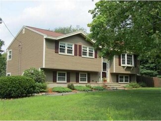 12 Maynard Cir, North Chelmsford, MA 01863