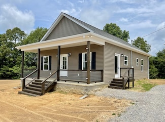 54 Union Hill Rd, Loretto, TN 38469