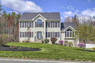 15 Beacon Hill Rd, Pelham, NH 03076