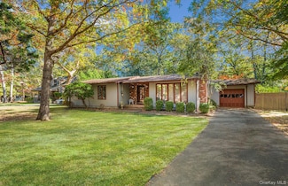 33 Sherwood Ln, East Hampton, NY 11937