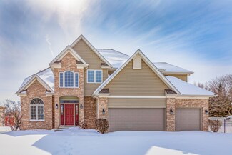 2108 Joyce Ln, Naperville, IL 60564