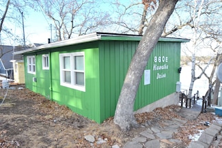 860 E Hiawatha Dr Unit 2, Wisconsin Dells, WI 53965