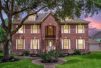 9706 Broadley Dr, Sugar Land, TX 77498