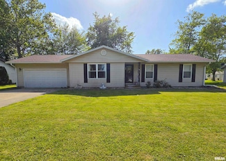 317 Northwood Ln, Salem, IL 62881
