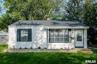 3006 N Renwood Ave, Peoria, IL 61604
