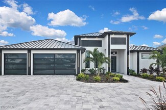 2541 Surfside Blvd, Cape Coral, FL 33914