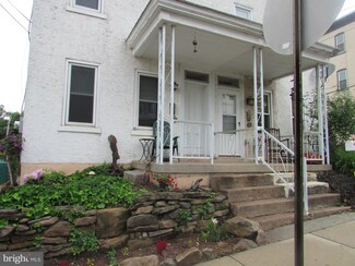 203 4th St, Pennsburg, PA 18073