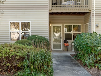 702 Carlyle Way, Asheville, NC 28803