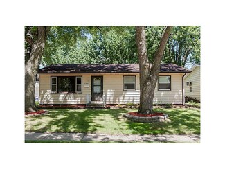 1260 Rainbow Blvd, Hiawatha, IA 52233