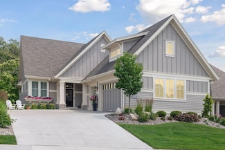 6673 Waterford Ln, Excelsior, MN 55331