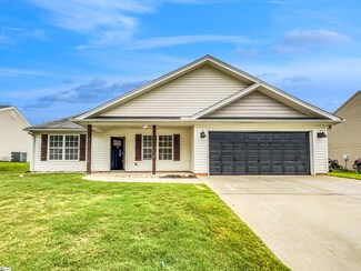 975 Slow Creek Ct, Boiling Springs, SC 29316