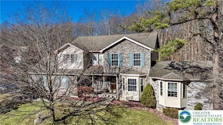 2 Pinewood Cir, Hazleton, PA 18202