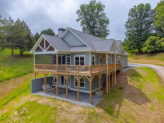 292 Jackson Heights Dr, Franklin, NC 28734